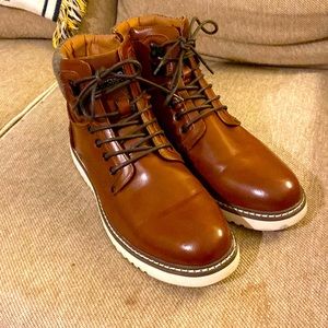Madden Delwar Lace-Up Boots! Worn once! Excellent condition!